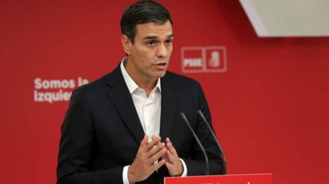 El PSOE ofrece a Cs negociar la convocatoria de elecciones si apoyan la moción de censura