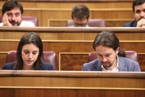 Polémica del chalé: el 68% de los inscritos en Podemos apoya que Iglesias y Montero continúen
