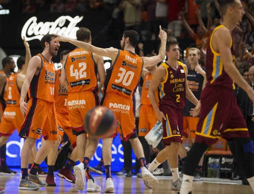El campeón defiende su casa ante Gran Canaria (71-56)
