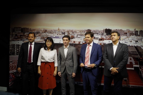 La presentación de Marcelino, en imágenes (Fotos: Plaza Deportiva/Valencia CF) 