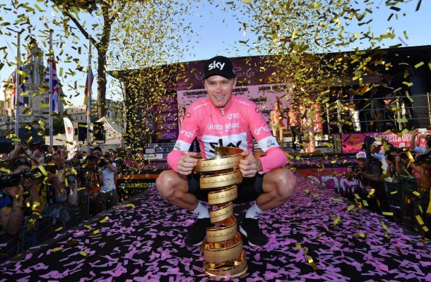 Froome hace historia con el asterisco del dopaje