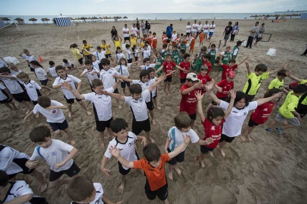 Las 6ª Miniolimpiada despide la temporada este sábado en la playa de la Malvarrosa
