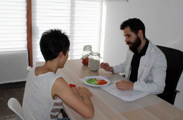 Los nutricionistas advierten del peligro de las dietas milagro y del auge de las APP para ayudar a adelgazar
