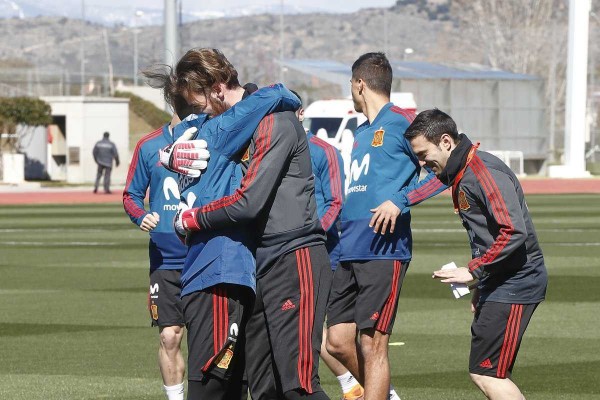 España se concentra y ya enfoca al Mundial pendiente de Carvajal