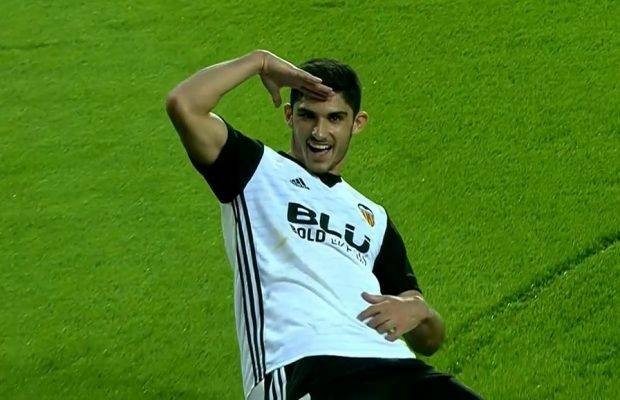 El Valencia busca apuntalar los costados