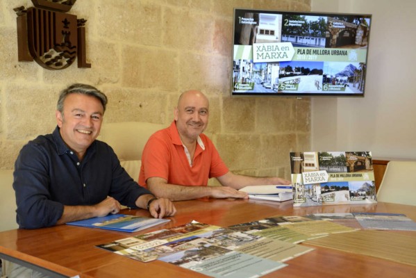 Xàbia presenta un plan de inversiones de 2 millones financiado con la venta del solar de la playa del Arenal