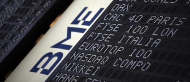 Pudo ser peor: el Ibex 35 salva al cierre el 9.500 y la prima cae a 135 puntos