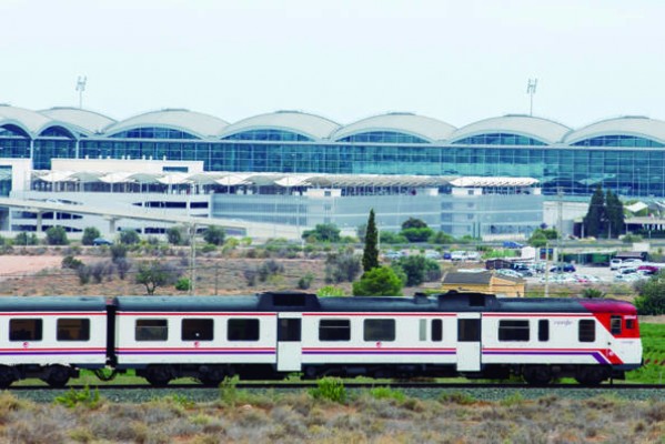 Fomento inicia la tramitación ambiental para la conexión ferroviaria del aeropuerto de El Altet