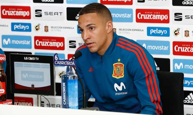 Rodrigo: “Mi idea es la de seguir en el Valencia”