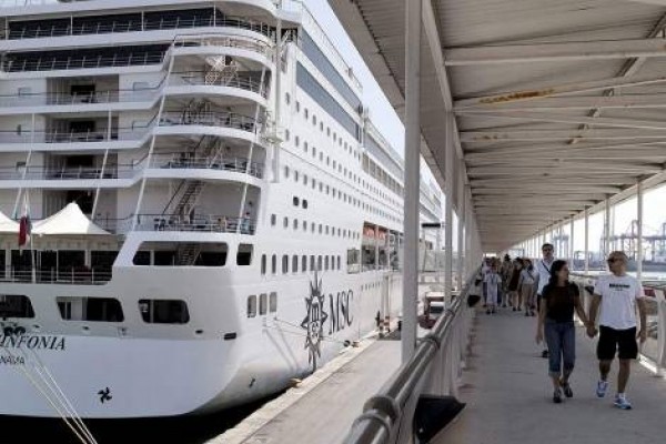 El Puerto y Turismo Valencia lanzan una campaña para frenar la caída de cruceristas