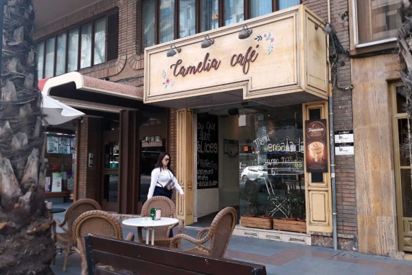 La cafetería Magnolia del centro de Alicante cambia de propietario y nombre: llega Camelia