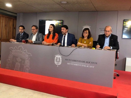 Alicante abrirá aparcamientos disuasorios para mejorar el tráfico en Fogueres