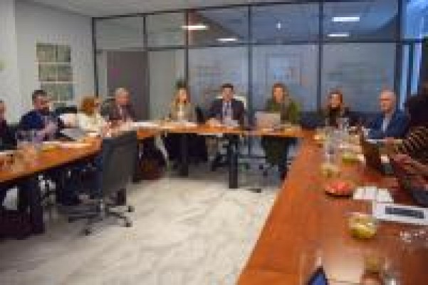 Sacyr se compromete con Panamá a tener la ampliación del canal en abril de 2016 