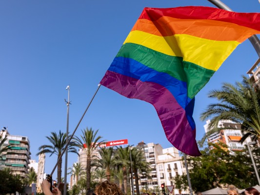 La Generalitat reconoce a 28 entidades como espacios libres de LGTBIQ+fobia