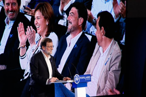 El PPCV quiere que Rajoy se marche cuánto antes: los tres escenarios para la renovación