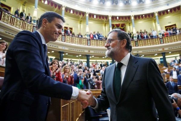 ¿Hacia dónde se moverán los mercados con Pedro Sánchez de presidente? Al habla con 8 financieros