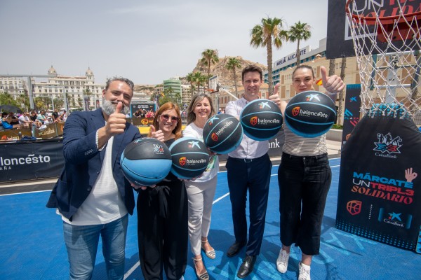 Plaza 3x3 CaixaBank de baloncesto en el Puerto de Alicante (Fotos: Rafa Molina)