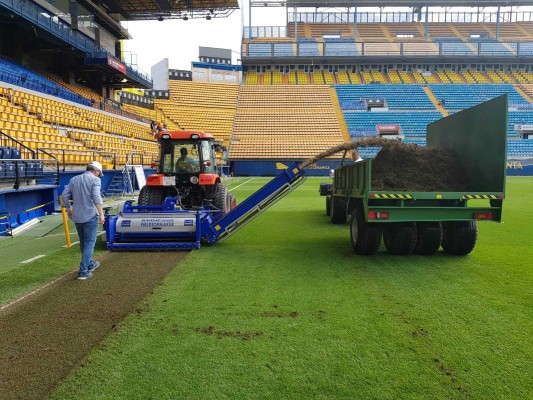 El estadio de La Cerámica cambia de césped