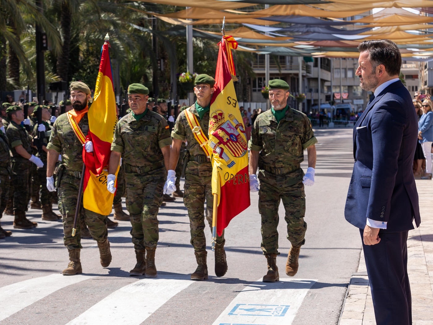 Jura de bandera para civiles en Elche (Fotos: Pepe Olivares)