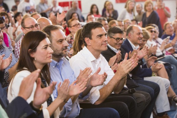 Sánchez premia a Ábalos y perdona a Montón