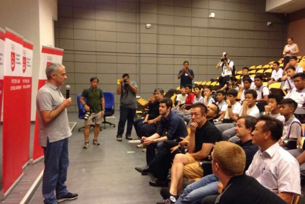 Mourinho, Mendes y Peter Lim, juntos en Singapur