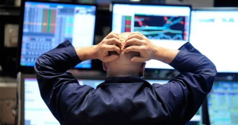 Los 8.000 puntos del Ibex 35 peligran por la caída del precio del petróleo