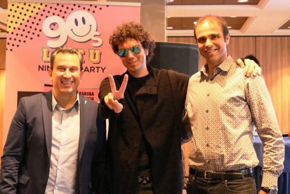El festival 90s loveu reune a 'El Hombre de Negro' y Caballer en un espectáculo de polvora y música