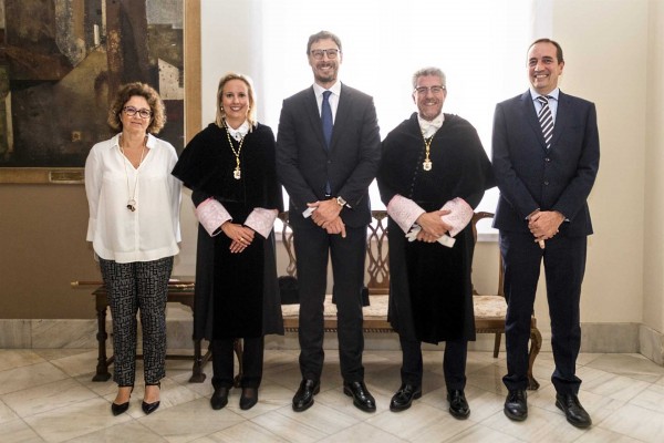 Amparo Galbis: 