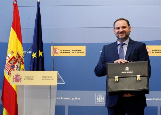 Ábalos espera fomentar la cohesión social en el tiempo político que tengan
