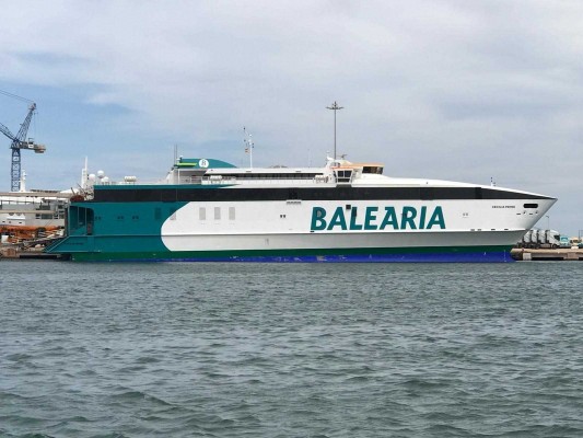 Baleària oferta cuatro conexiones diarias entre la Comunitat Valenciana e Ibiza