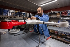 La alicantina Embention verifica la limpieza de sus áreas de producción con la Clase ISO 9