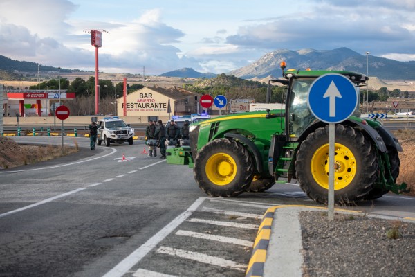 Protestas y tractoradas de agricultores en la provincia de Alicante (Fotos: Pepe Olivares/ Rafa Molina)