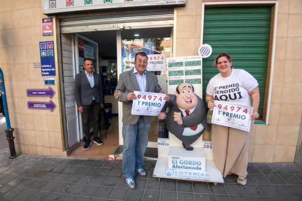 Parte del primer premio de El Niño cae en Alicante (FOTOS: Rafa Molina)