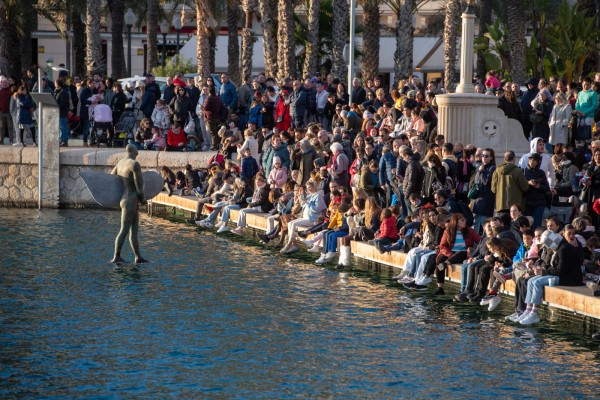 Desfile y cabalgata de los Reyes Magos en Alicante 2024 (Fotos: RAFA MOLINA)