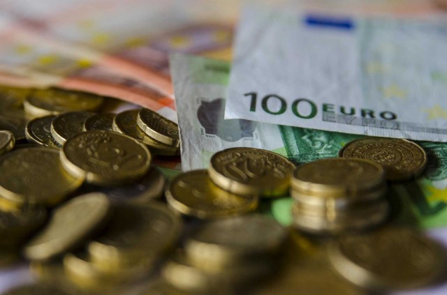 El Tesoro Público cobra (pero menos) por vender sus nuevas Letras a 6 y 12 meses