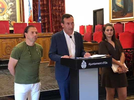 El tripartito de Elche establece sus exigencias para el nuevo Gobierno y cambia sus prioridades locales