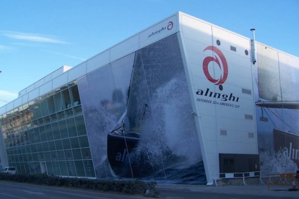 La antigua base del 'Alinghi' en la Copa América acogerá a los inmigrantes del 'Aquarius'