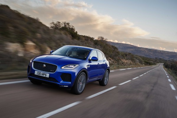Jaguar E-PACE 19MY disponible con suspensión adaptativa y eficiente motor gasolina de 200CV
