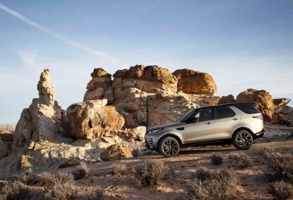 Land Rover incorpora un motor de 306 caballos y nuevos sistemas de seguridad al Discovery
