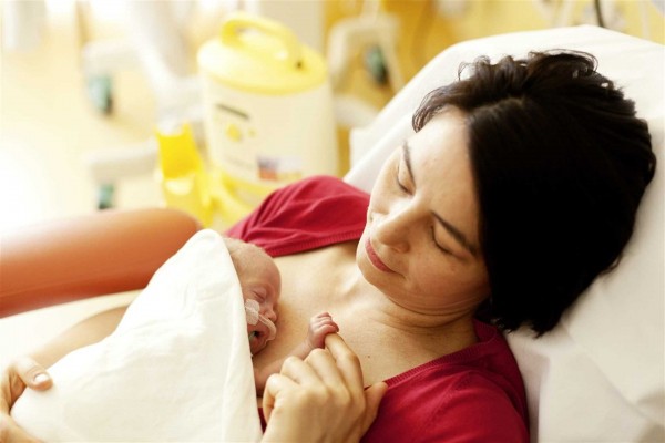 La leche prematura temprana presenta niveles más altos de proteína, sodio, energía, grasa y aminoácidos libres