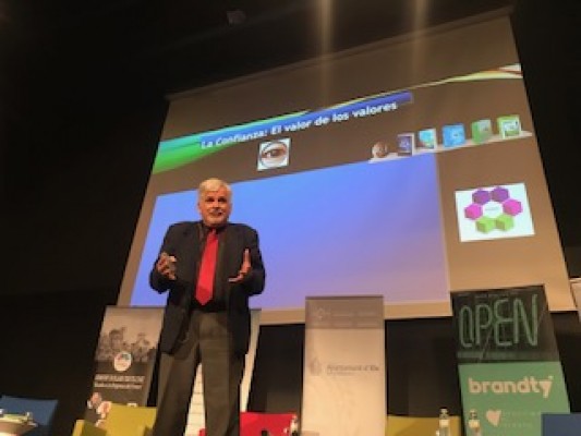 Simon L. Dolan: 
