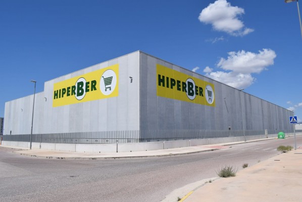 Hiperber inaugura una plataforma logística de 12.000 metros cuadrados en Novelda
