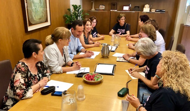Las aparadoras de Elche piden a Ayuntamiento y Generalitat ayudas para crear cooperativas