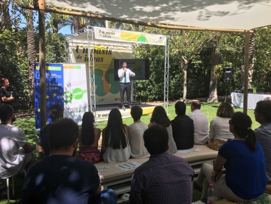 Un market place odontológico, muñecas de trapo personalizables y joyas 'online', en la EOI en Elche