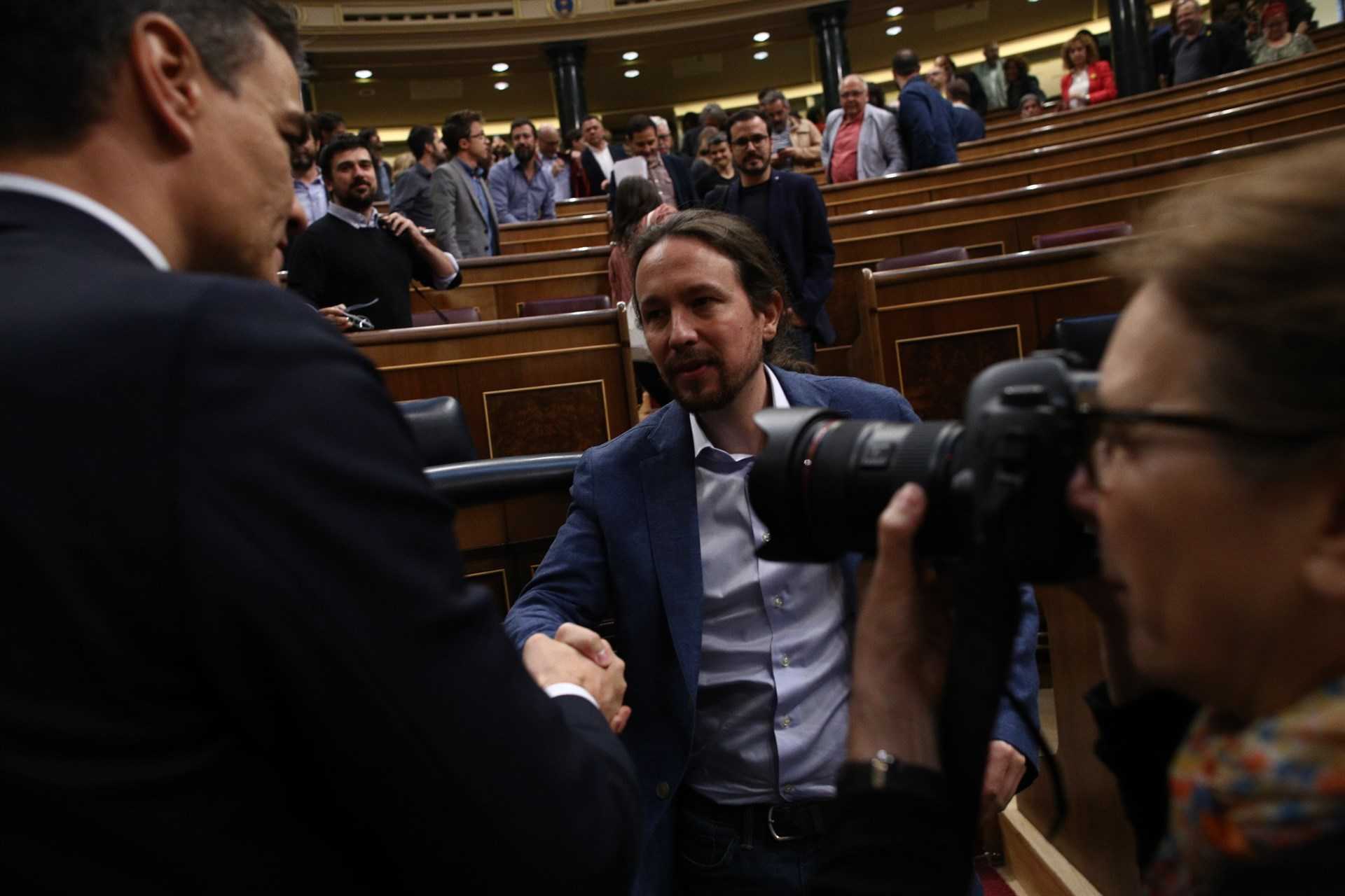  Iglesias se ofrece a Sánchez como 