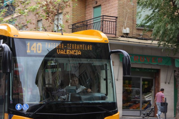 Los vecinos de Paterna valoran la política económica y empresarial del consistorio