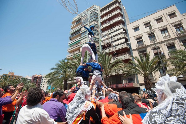 Alacant viu la trobada més gran de muixerangues