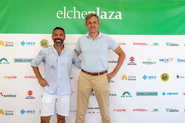Racó Elche Plaza y mascletà de Pirotecnia Zarzoso (Fotos: PEPE OLIVARES)