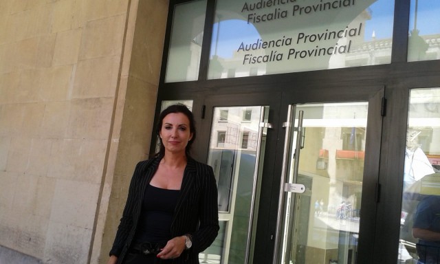 La asesora de la tránsfuga de Alicante declara al fiscal que el PSPV le ofreció 7.000 euros por el voto