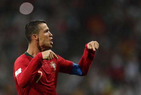 Cristiano frena la remontada de España